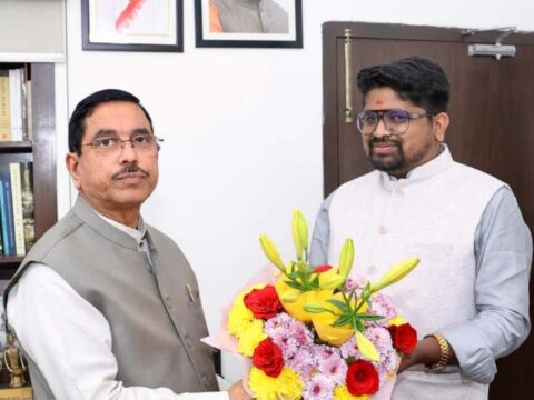 Dr. Bhargav Mallappa Congratulates Shri Prahlad Joshi on His Appointment as Union Minister of Education